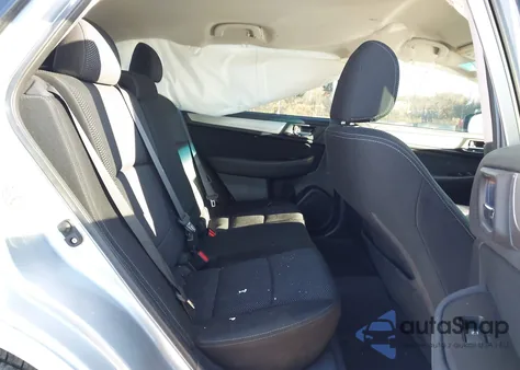 2018 Subaru Outback 2.5I Premium z USA, uszkodzony, nr VIN 4S4BSACC9J3373418